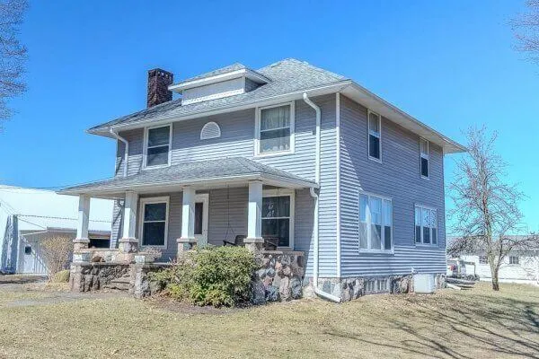 832 W Front Street Burr Oak Village, MI 49030