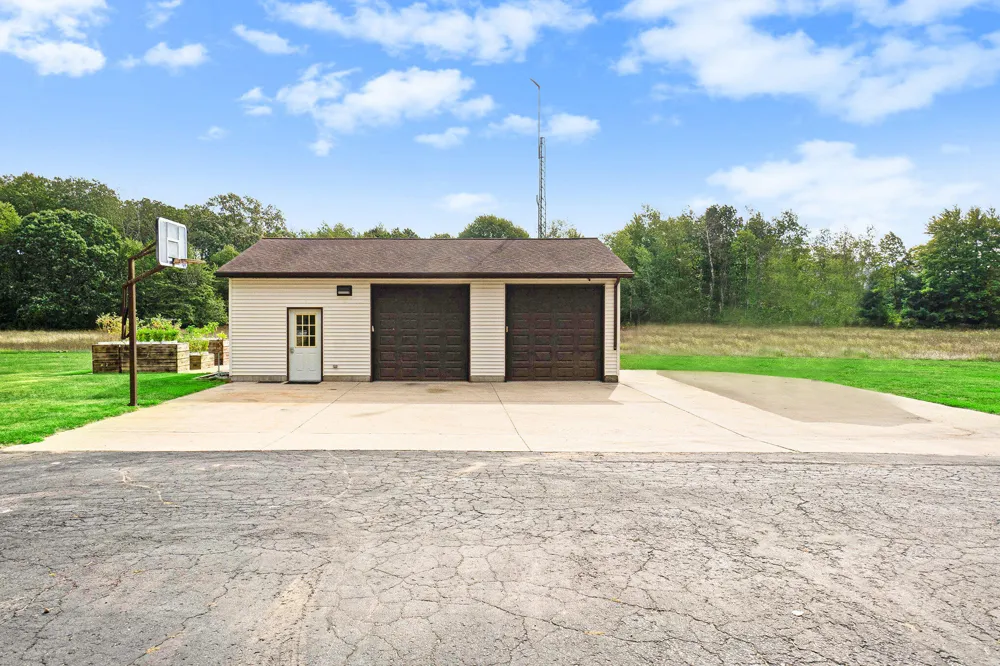 5821 W 88th Street Sheridan Charter Township, MI 49412
