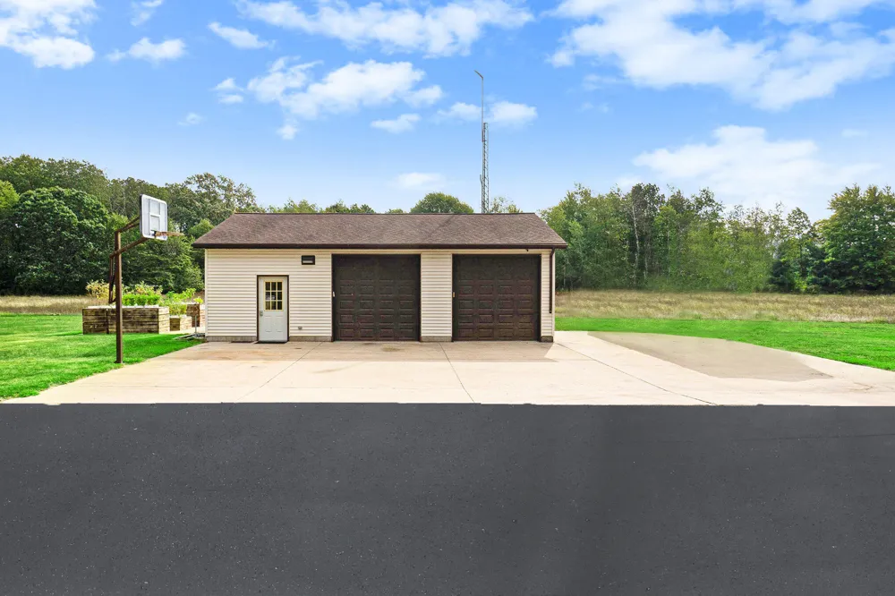 5821 W 88th Street Sheridan Charter Township, MI 49412
