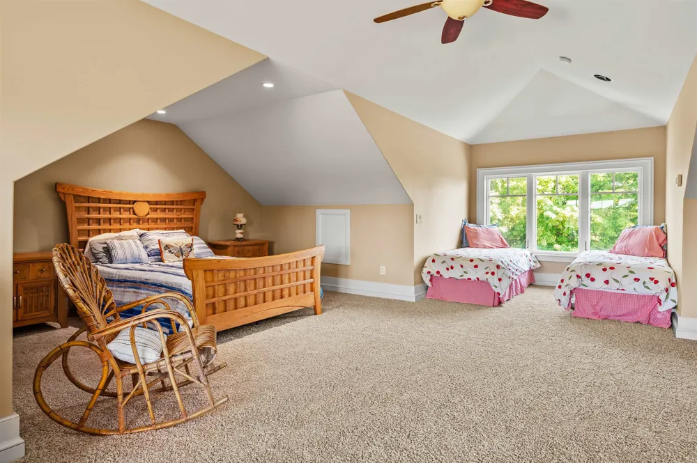 3888 Swaney Road Peninsula Township, MI 49686