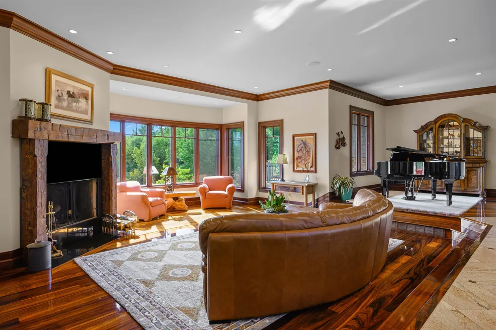 3888 Swaney Road Peninsula Township, MI 49686