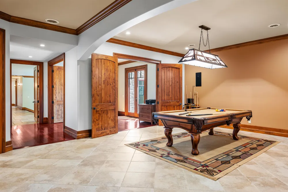 3888 Swaney Road Peninsula Township, MI 49686