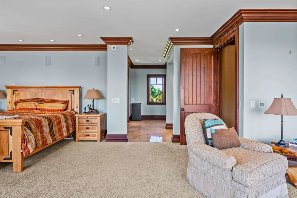 3888 Swaney Road Peninsula Township, MI 49686