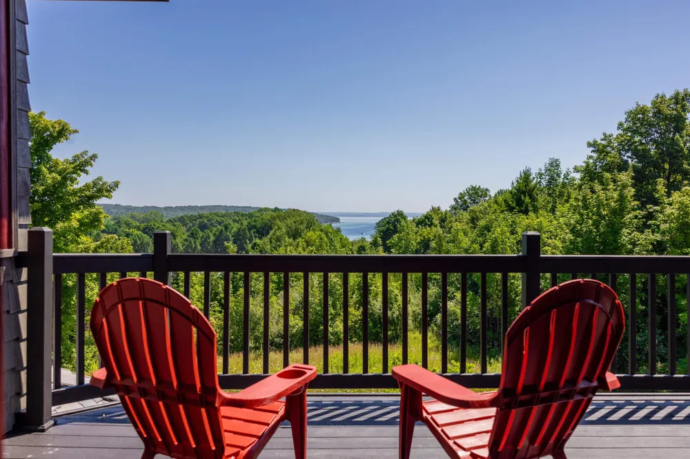 3888 Swaney Road Peninsula Township, MI 49686