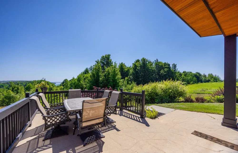 3888 Swaney Road Peninsula Township, MI 49686
