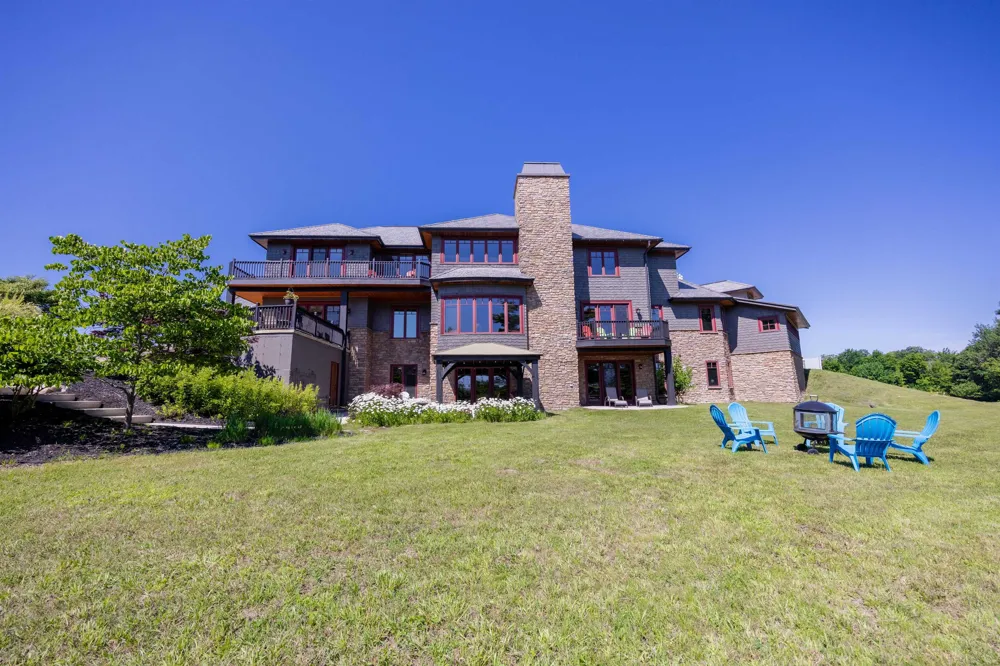 3888 Swaney Road Peninsula Township, MI 49686