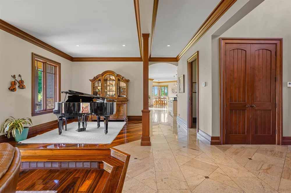 3888 Swaney Road Peninsula Township, MI 49686