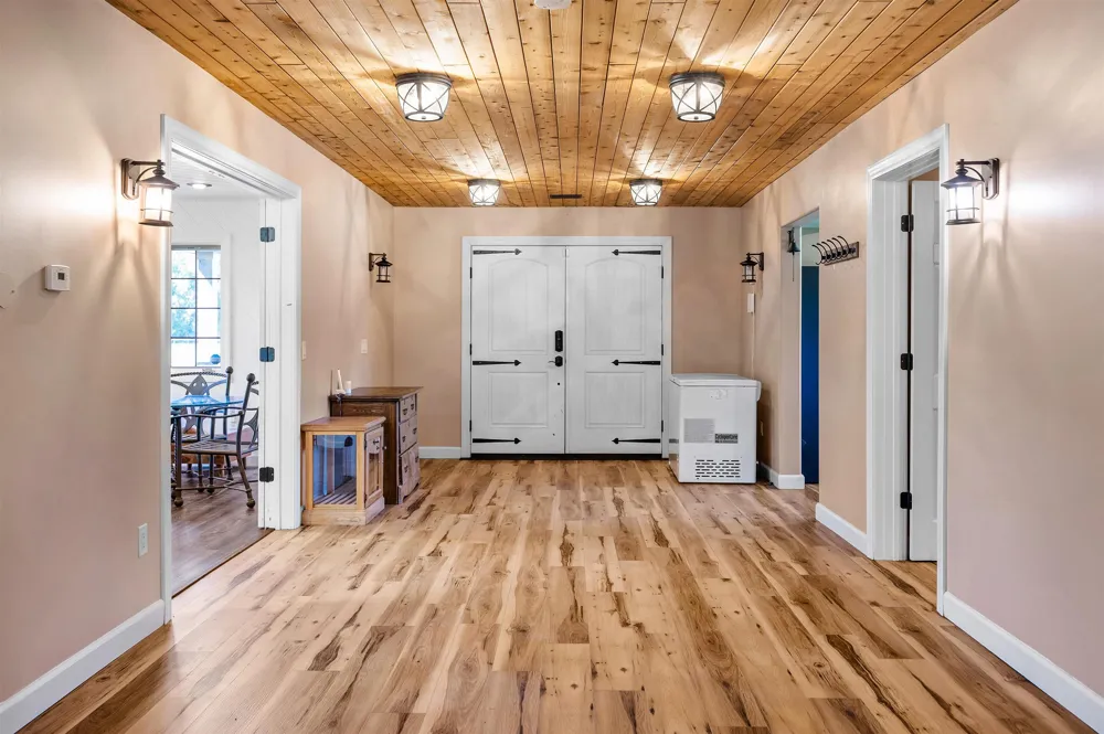 3888 Swaney Road Peninsula Township, MI 49686