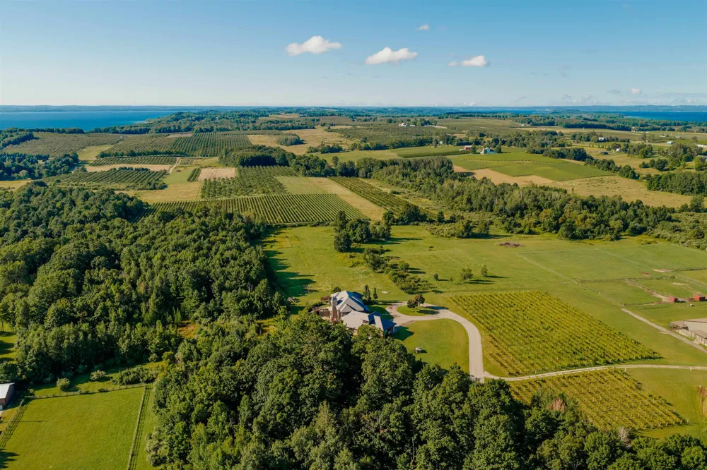 3888 Swaney Road Peninsula Township, MI 49686