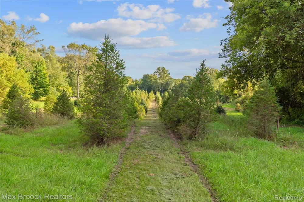 4700 Stanley Road Columbiaville Village, MI 48421