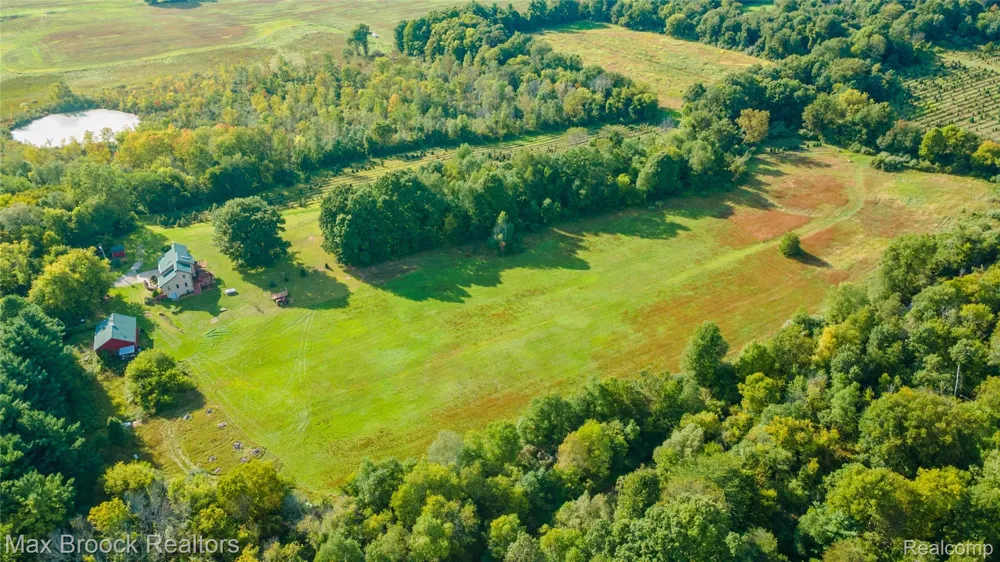 4700 Stanley Road Columbiaville Village, MI 48421