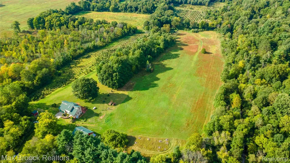 4700 Stanley Road Columbiaville Village, MI 48421