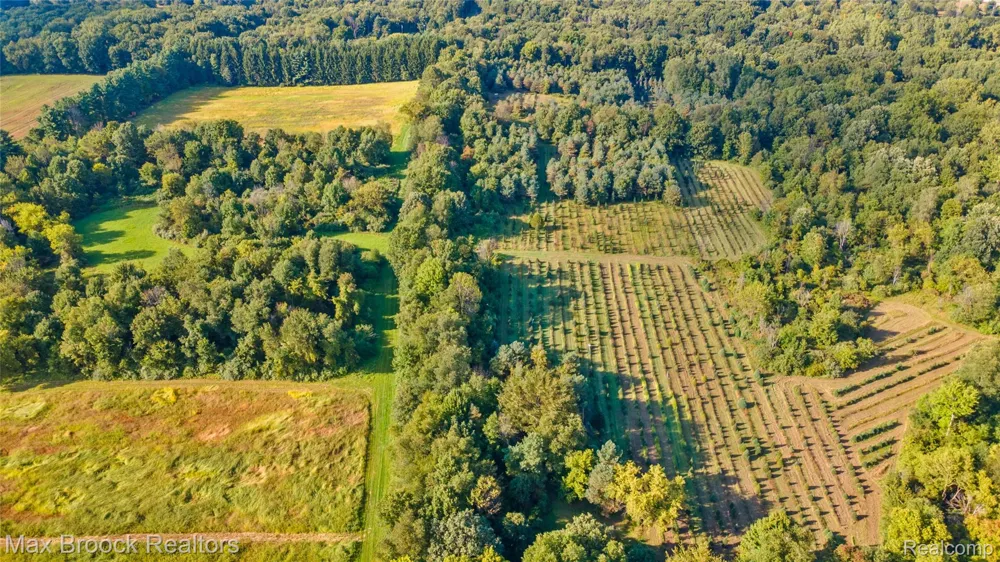 4700 Stanley Road Columbiaville Village, MI 48421