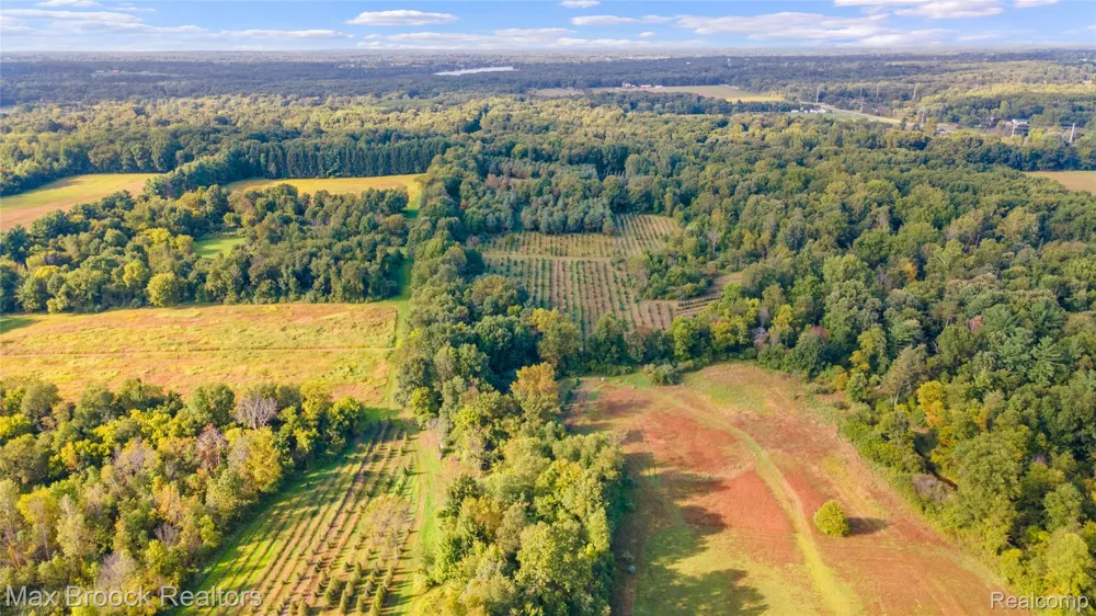 4700 Stanley Road Columbiaville Village, MI 48421