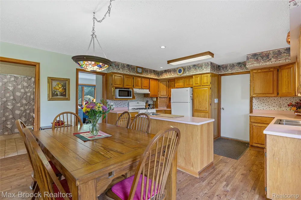 4700 Stanley Road Columbiaville Village, MI 48421