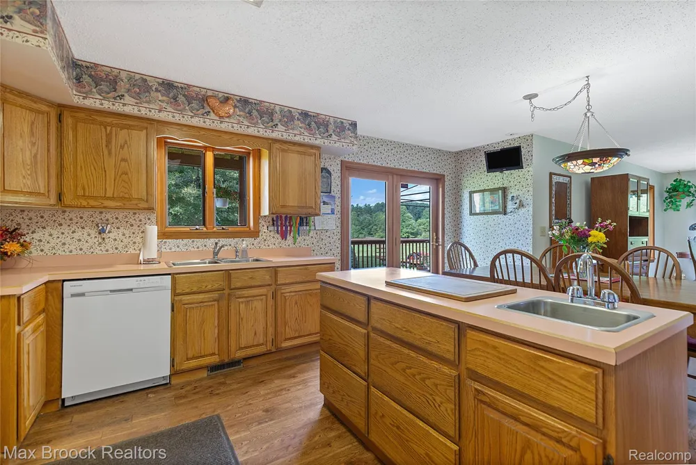 4700 Stanley Road Columbiaville Village, MI 48421