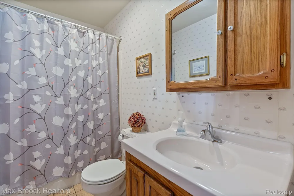 4700 Stanley Road Columbiaville Village, MI 48421