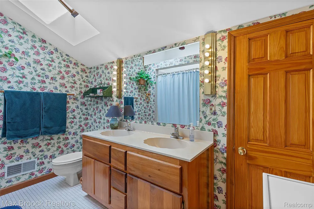 4700 Stanley Road Columbiaville Village, MI 48421