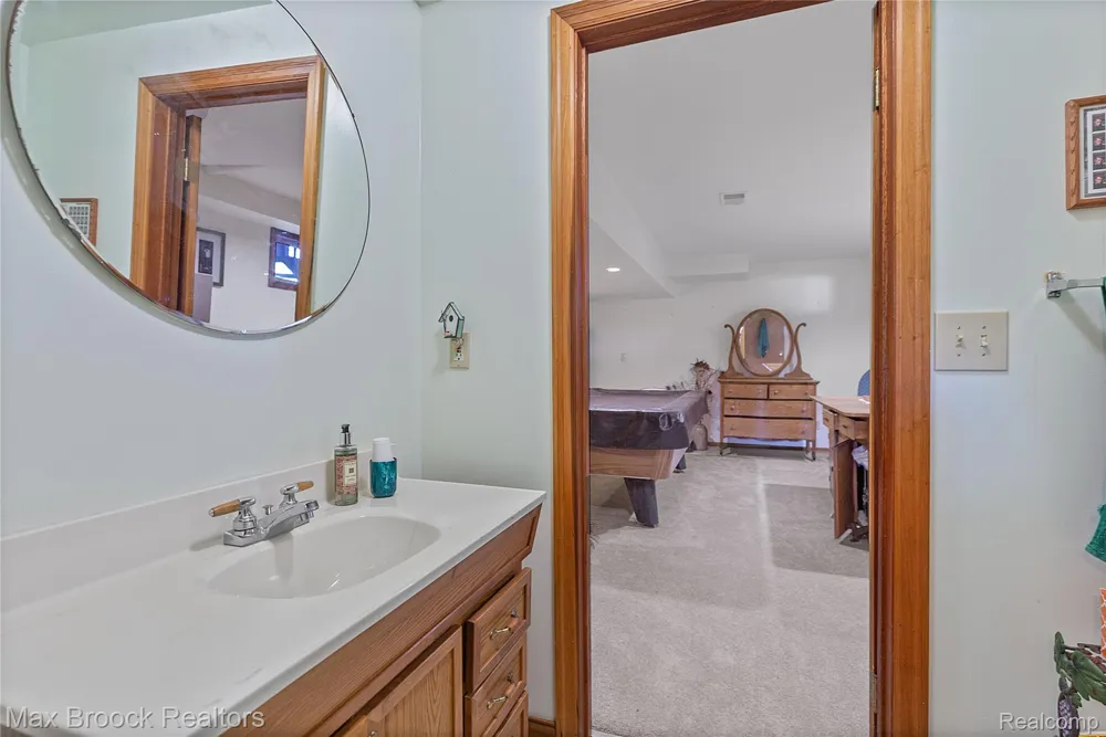 4700 Stanley Road Columbiaville Village, MI 48421