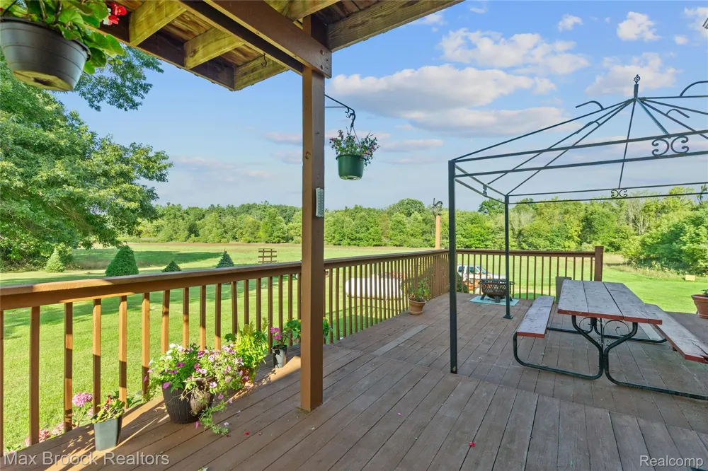 4700 Stanley Road Columbiaville Village, MI 48421