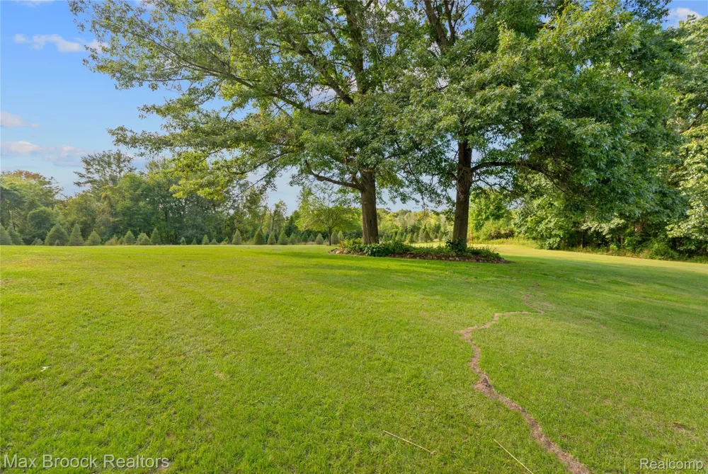 4700 Stanley Road Columbiaville Village, MI 48421