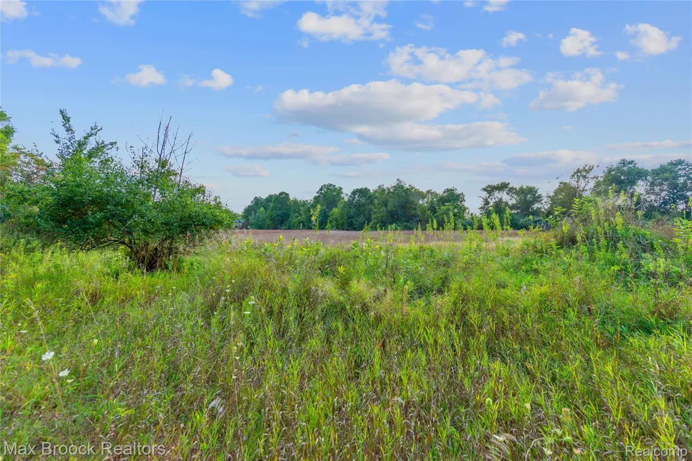 4700 Stanley Road Columbiaville Village, MI 48421