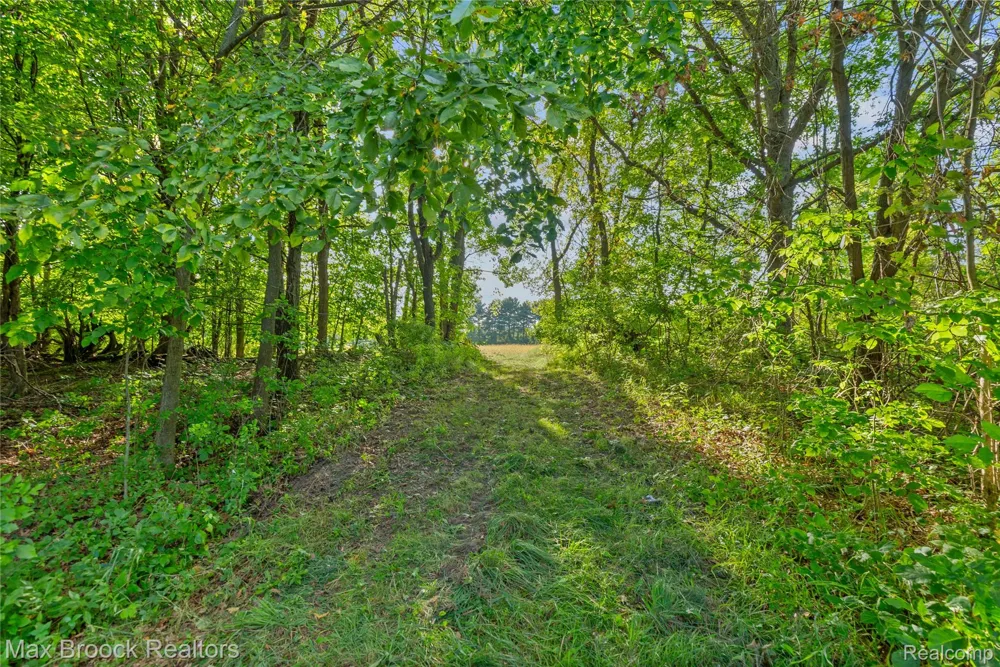 4700 Stanley Road Columbiaville Village, MI 48421