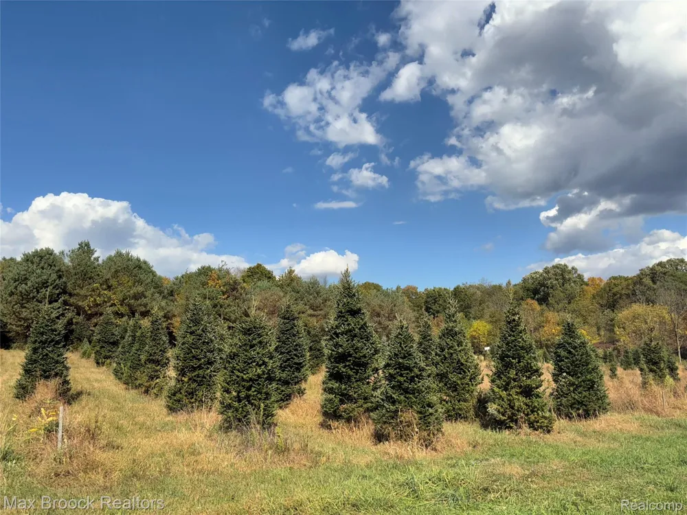 4700 Stanley Road Columbiaville Village, MI 48421