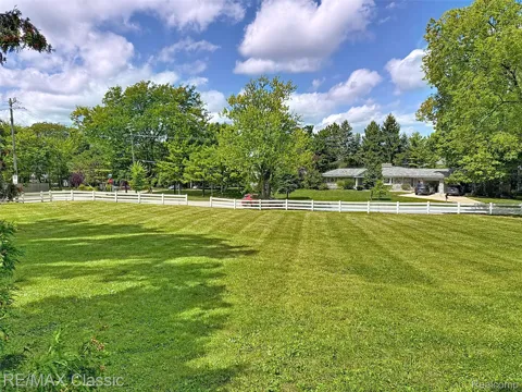 2100 Tuomy Road