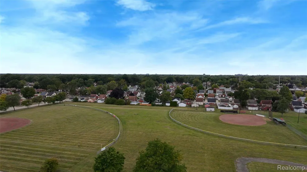 653 Leblanc Street Lincoln Park City, MI 48146