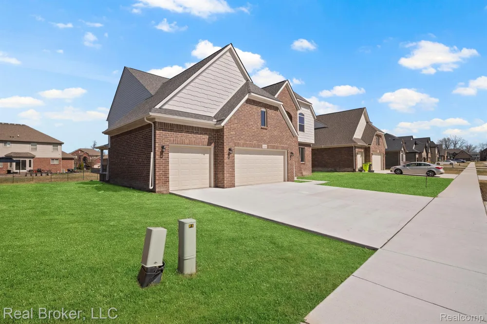 35689 WINDRIDGE DRIVE New Baltimore City, MI 48047