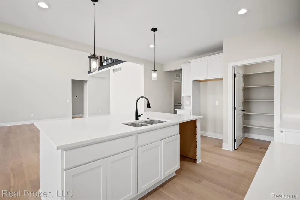 35689 WINDRIDGE DRIVE New Baltimore City, MI 48047