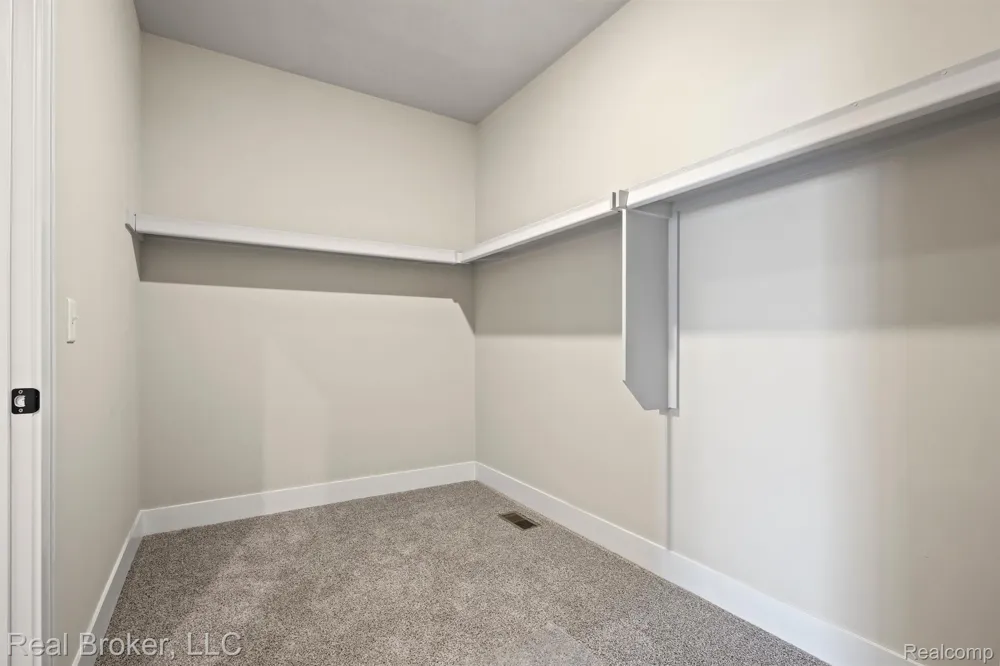 35689 WINDRIDGE DRIVE New Baltimore City, MI 48047