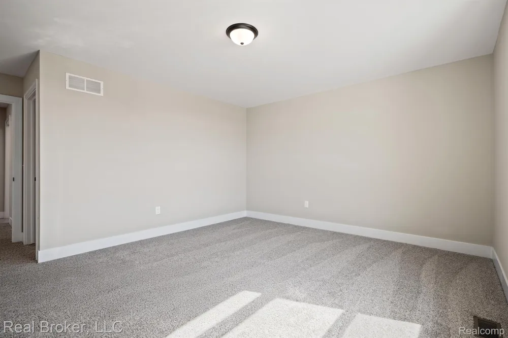 35689 WINDRIDGE DRIVE New Baltimore City, MI 48047