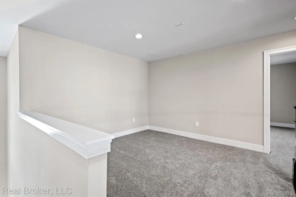 35689 WINDRIDGE DRIVE New Baltimore City, MI 48047
