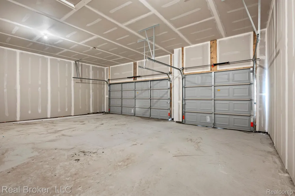 35689 WINDRIDGE DRIVE New Baltimore City, MI 48047