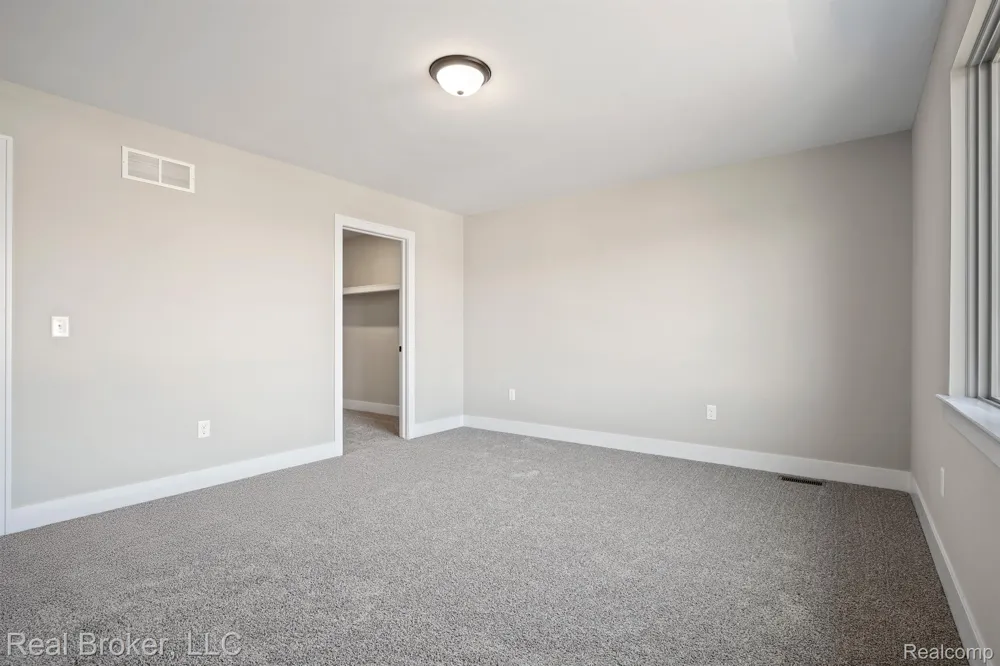 35689 WINDRIDGE DRIVE New Baltimore City, MI 48047