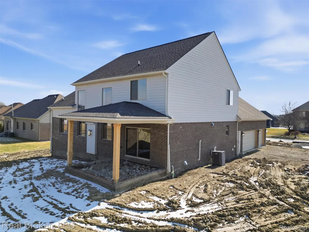 35689 WINDRIDGE DRIVE New Baltimore City, MI 48047