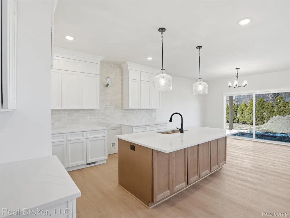 35689 WINDRIDGE DRIVE New Baltimore City, MI 48047