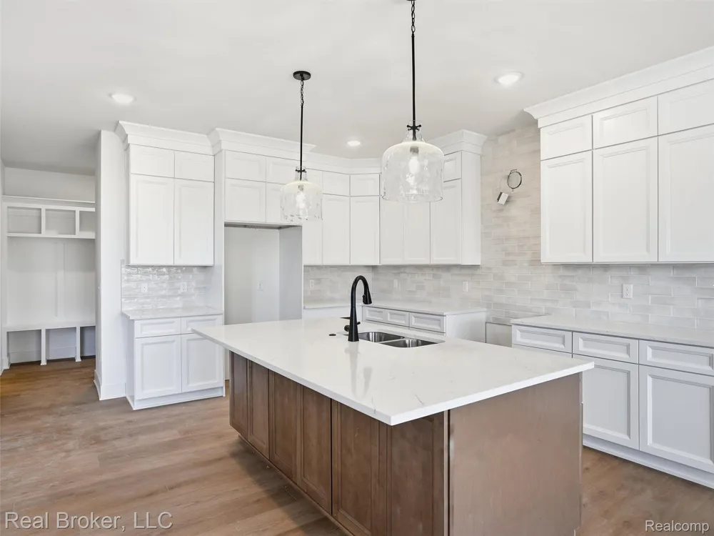 35689 WINDRIDGE DRIVE New Baltimore City, MI 48047