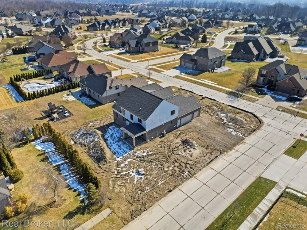 35689 WINDRIDGE DRIVE New Baltimore City, MI 48047