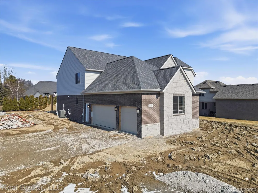 35689 WINDRIDGE DRIVE New Baltimore City, MI 48047