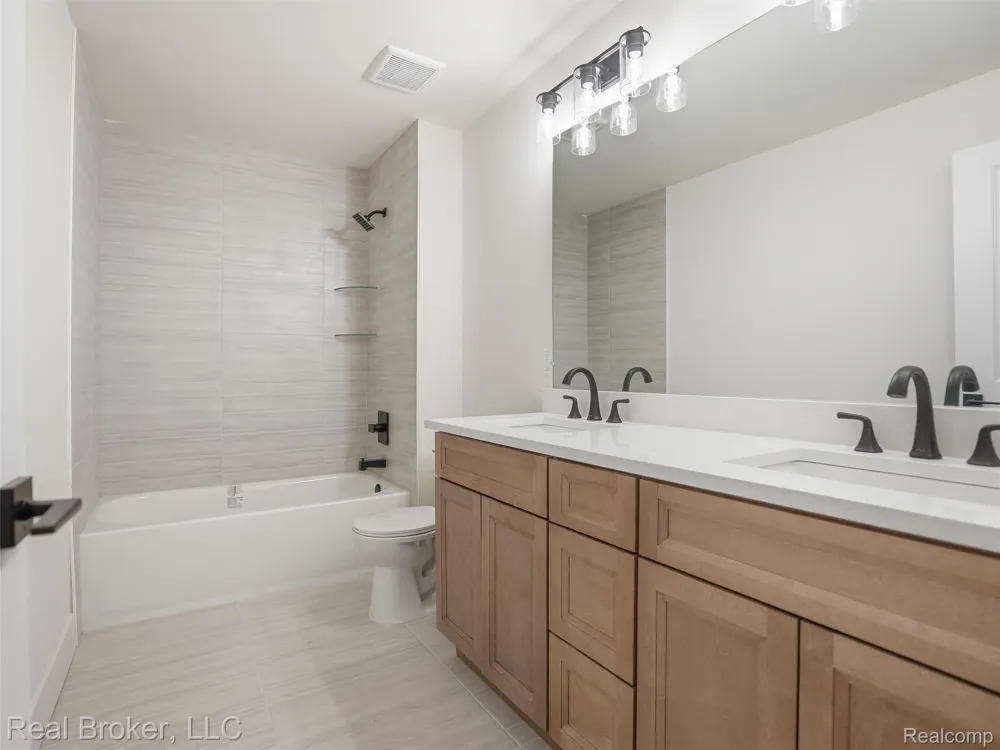 35689 WINDRIDGE DRIVE New Baltimore City, MI 48047