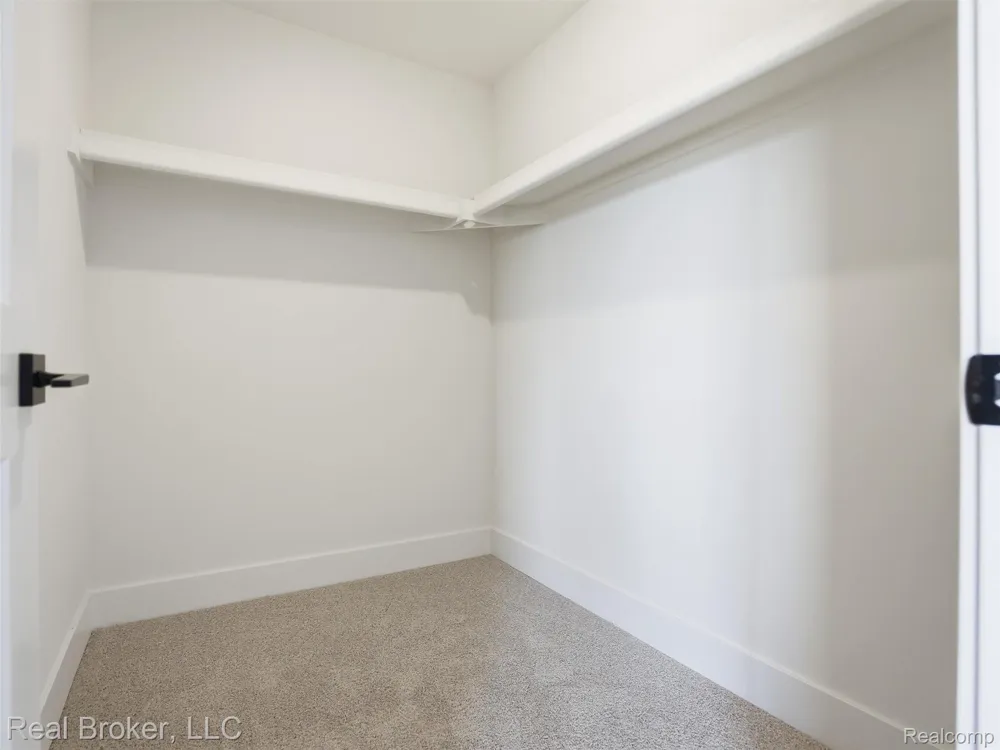 35689 WINDRIDGE DRIVE New Baltimore City, MI 48047