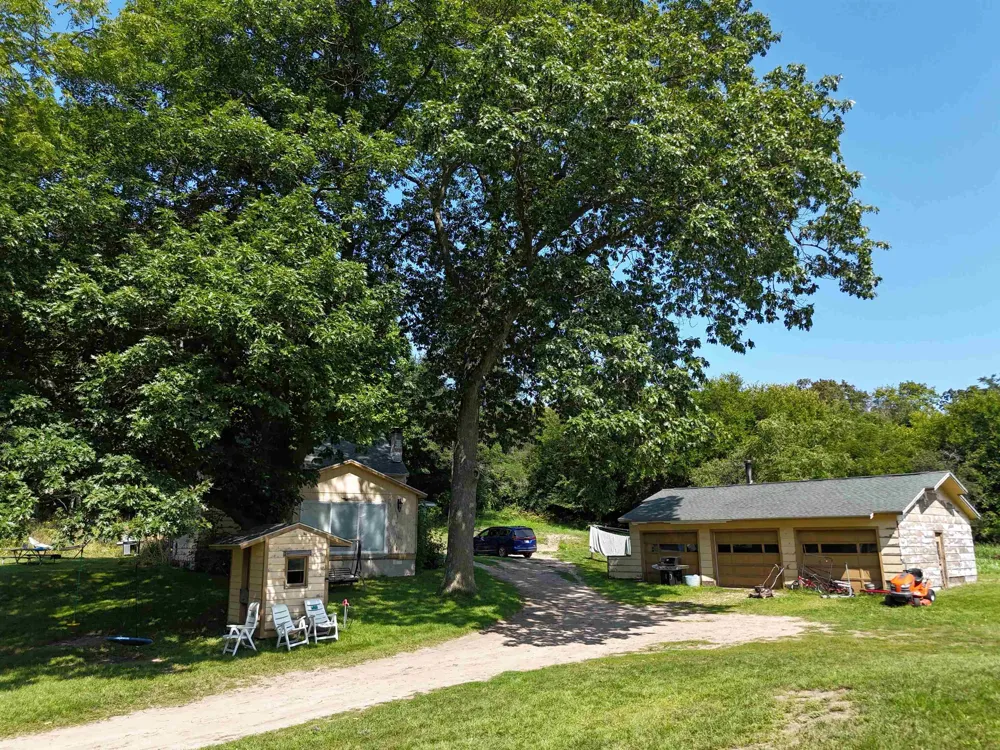 7200 Christianson Road Leelanau Township, MI 49670