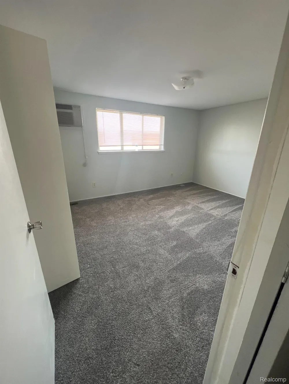 263 Riverbank Street Wyandotte City, MI 48192