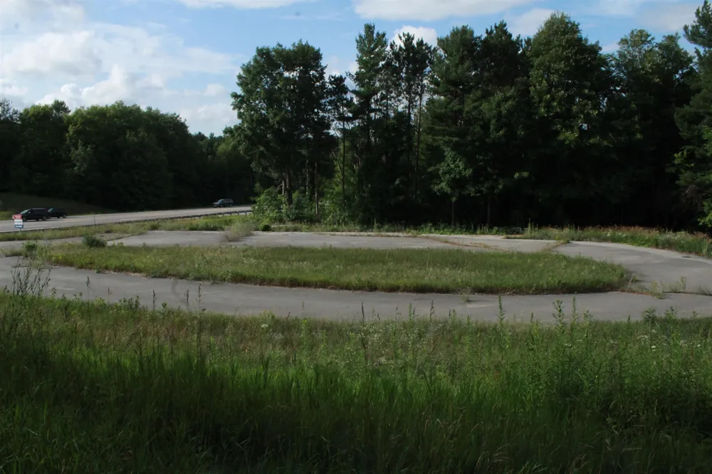 1202 US-31 Garfield Charter Township, MI 49685