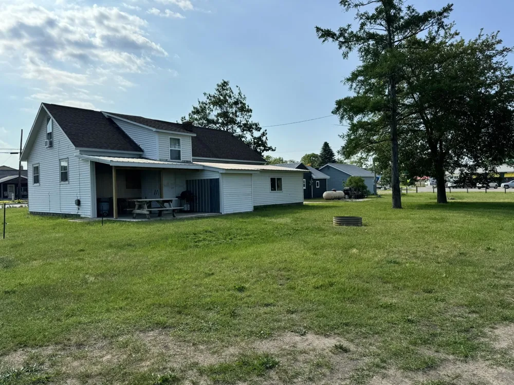 8281 Rapid City Road Clearwater Township, MI 49676