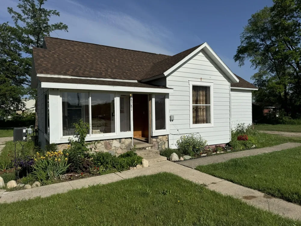 8281 Rapid City Road Clearwater Township, MI 49676