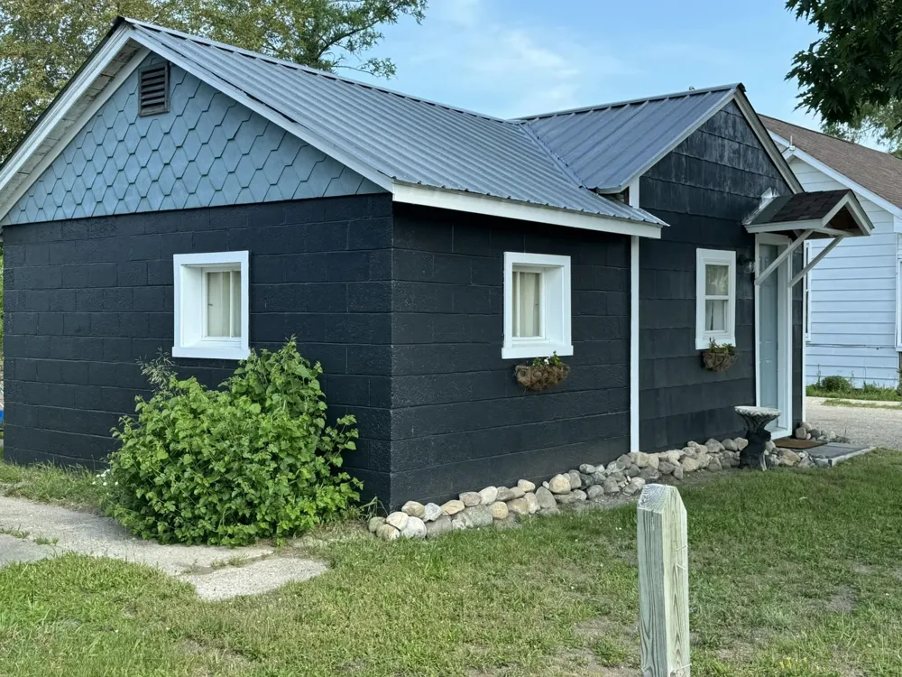 8281 Rapid City Road Clearwater Township, MI 49676